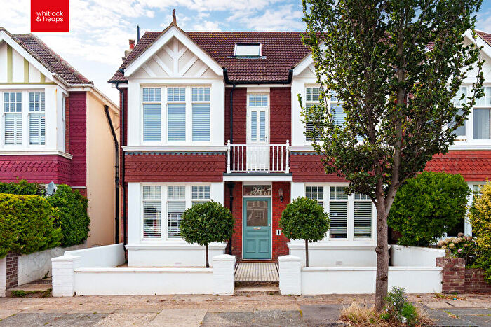 4 Bedroom Semi-Detached House For Sale In Langdale Gardens, Hove, BN3