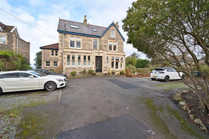 2 Bedroom Flat For Sale In The Avenue, Clevedon, BS21