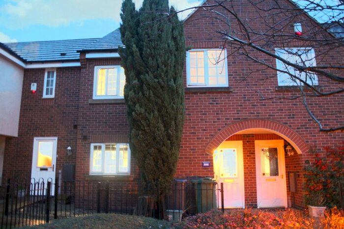 3 Bedroom Semi-Detached House To Rent In Edison Way, Arnold, Nottingham, NG5