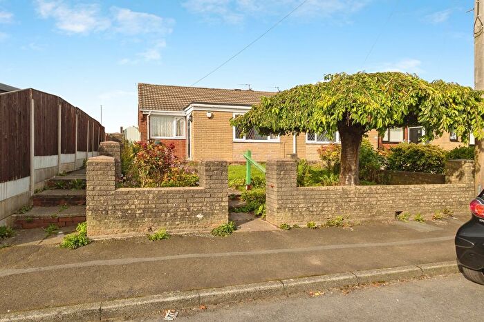 2 Bedroom Bungalow For Sale In Vicarage Drive, Dukinfield, Greater Manchester, SK16