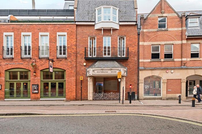 1 Bedroom Flat For Sale In Newbury, Berkshire, RG14