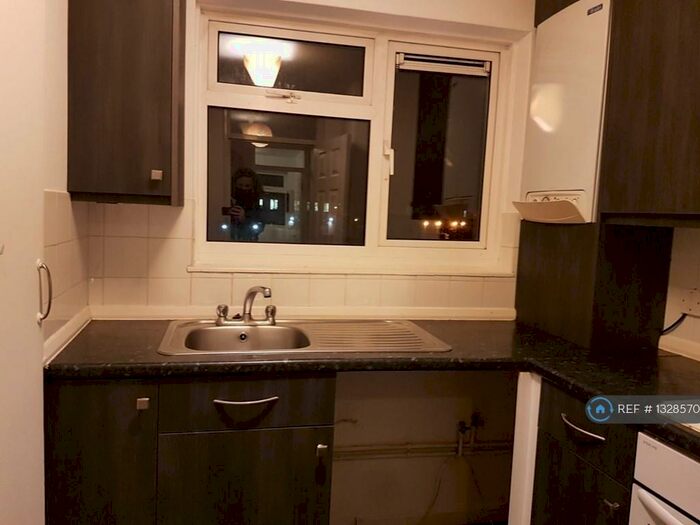 1 Bedroom Flat To Rent In Woolborough Road, Crawley, RH10