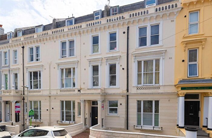 2 Bedroom Flat For Sale In West Hill Road, St Leonards-On-Sea, TN38