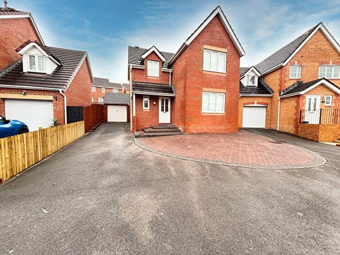 4 Bedroom Detached House For Sale In Llwyn Coch, Bridgend, CF31