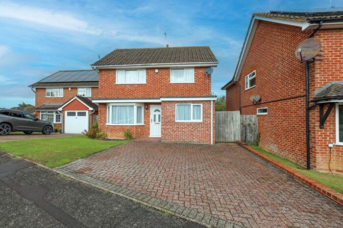 3 Bedroom Detached House For Sale In Meadow Lane, Burgess Hill, RH15