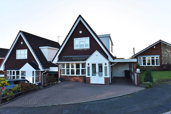 2 Bedroom Detached House For Sale In Kingswinford, Hewell Close, DY6