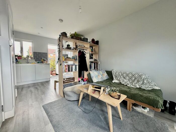 1 Bedroom House To Rent In Martham Close, Thamesmead, SE28