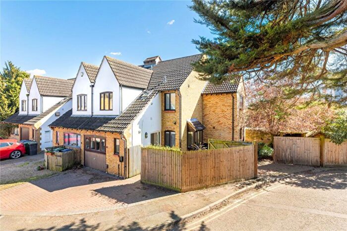 4 Bedroom Semi-Detached House For Sale In Elsworth Place, Cambridge, Cambridgeshire, CB2