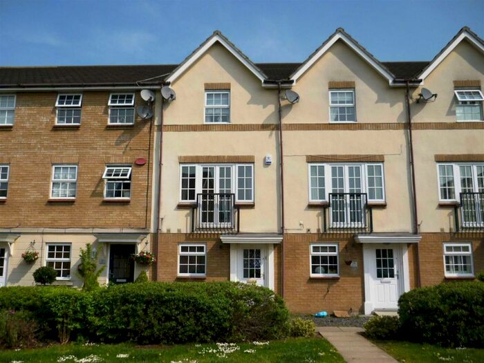 3 Bedroom Town House To Rent In Harper Close, Grays, RM16