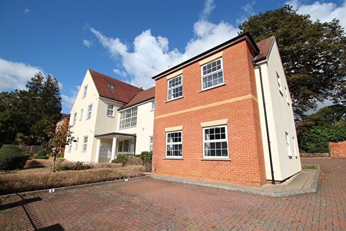 1 Bedroom Flat To Rent In The Avenue, Cliftonville, Northampton, NN1