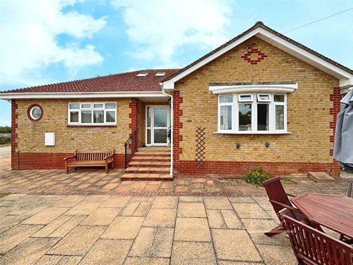 3 Bedroom Bungalow For Sale In Staplers Road, Newport, Isle Of Wight, PO30