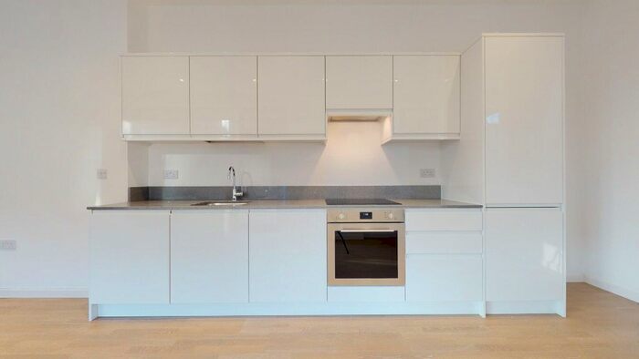 1 Bedroom Flat To Rent In Riverbank Way, Brentford, TW8