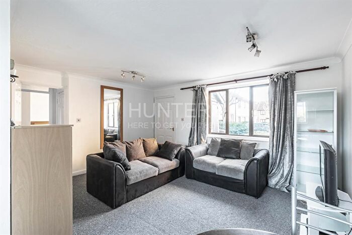 2 Bedroom Flat To Rent In Shepherds Walk, London, NW2