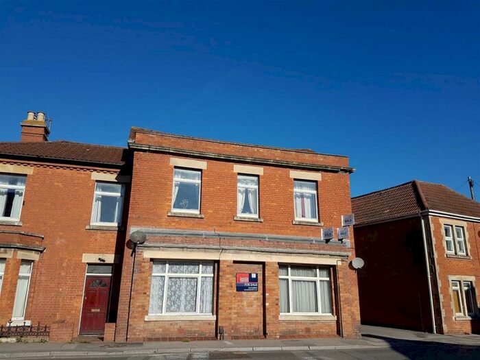 1 Bedroom Flat To Rent In Mariners Court, Westbury, BA13