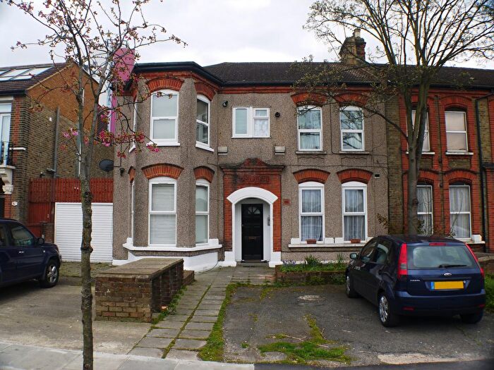 2 Bedroom Flat To Rent In Flat C, York Road, Ilford, Essex, IG1