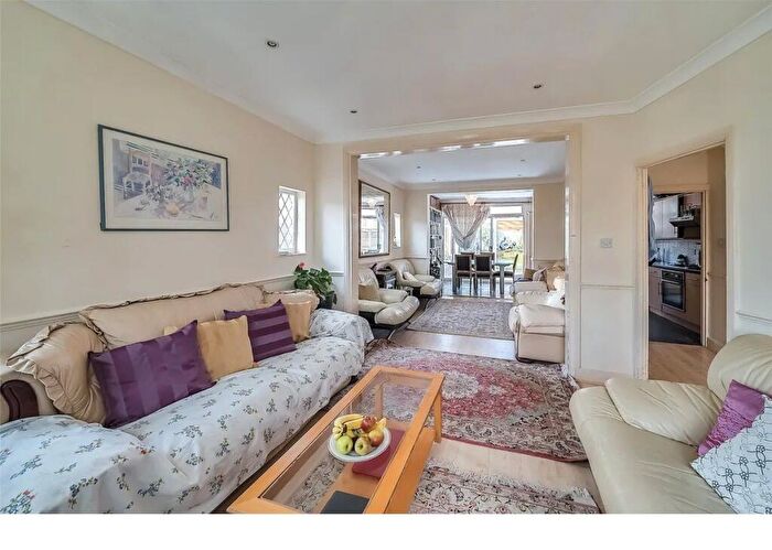 3 Bedroom End Of Terrace House For Sale In Burgess Avenue, Kingsbury, London, NW9