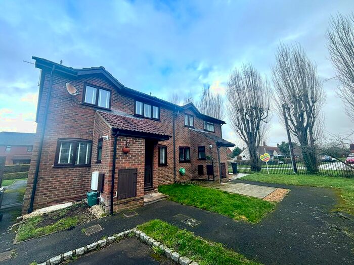 2 Bedroom End Of Terrace House To Rent In Youngs Drive, Ash, GU12