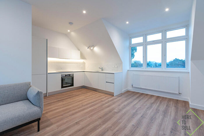 1 Bedroom Flat To Rent In Solent Lodge, Green Lanes, Palmers Green, London, N13