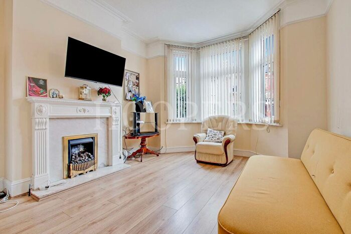 2 Bedroom Flat For Sale In Newton Road, London, NW2