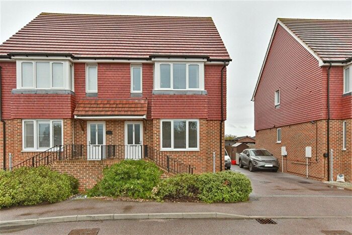 3 Bedroom Semi-Detached House For Sale In Lucas Close, Queenborough, Sheerness, Kent, ME11