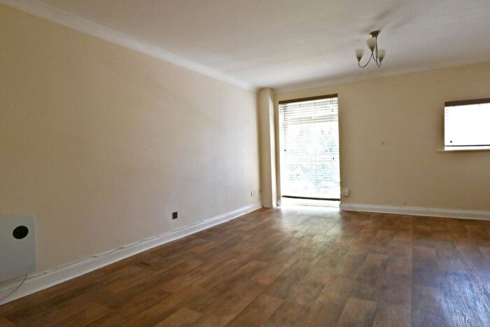 1 Bedroom Apartment To Rent In Kempton Close, Erith, Kent, DA8