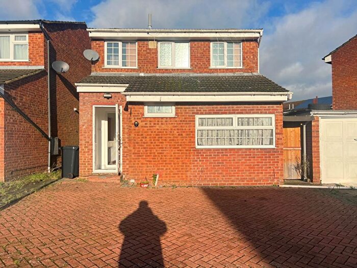 6 Bedroom Detached House To Rent In Dunsmore Road, Luton, LU1