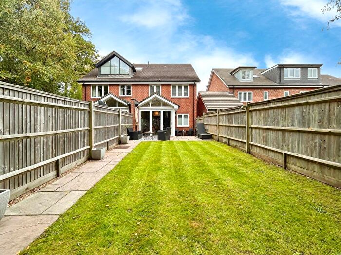 3 Bedroom Semi Detached House For Sale In Teaseltun, Fleet, Hampshire, GU51