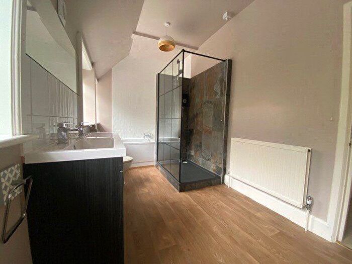 2 Bedroom Flat To Rent In Crookham Common, Thatcham, Berkshire, RG19