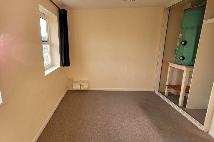 1 Bedroom Flat For Sale In Oak Manor Drive, Cheltenham, Gloucestershire, GL52