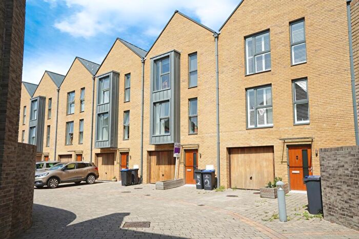3 Bedroom Town House For Sale In Lagoon Way, Shoreham-By-Sea, BN43