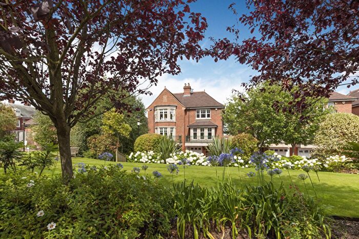 5 Bedroom Semi Detached House For Sale In Mountview Close, London, NW11