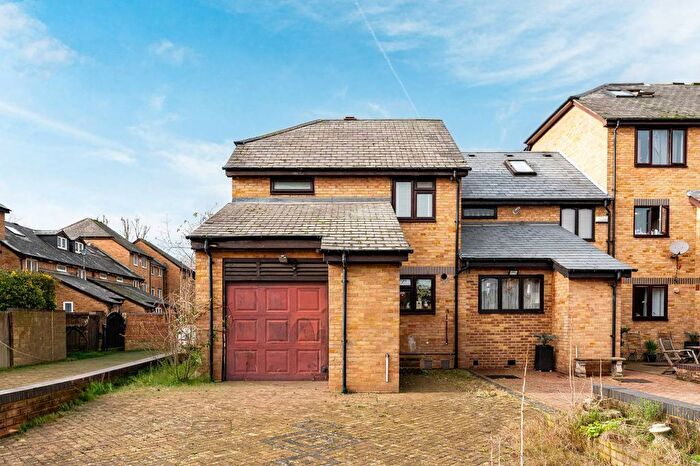 3 Bedroom Semi-detached House To Rent In Deck Close, Canada Water, London, SE16