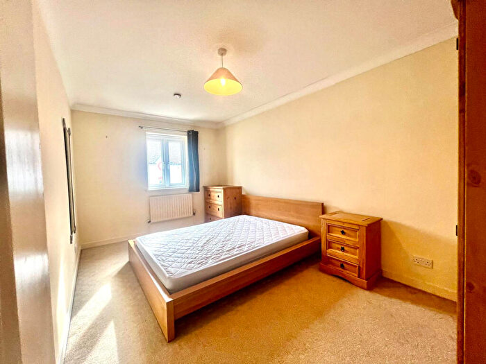 2 Bedroom Apartment To Rent In Bellmaker Court, Bow, E3