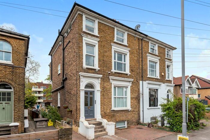 1 Bedroom Flat To Rent In King Charles Road, Surbiton, KT5