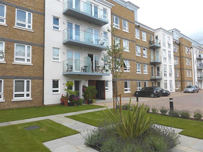 2 Bedroom Apartment To Rent In Grebe Way, Maidenhead, SL6