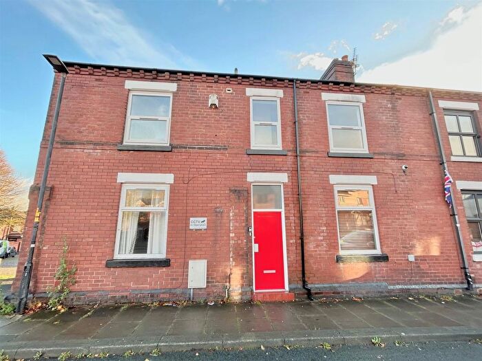 5 Bedroom Terraced House For Sale In Hardybutts, Wigan, WN1