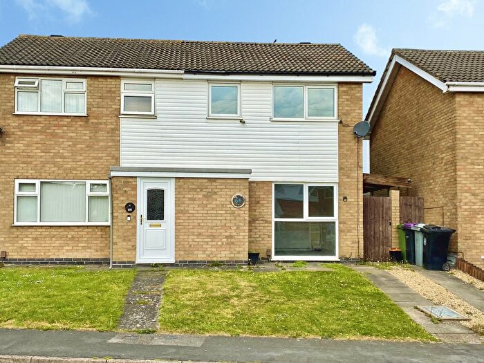 3 Bedroom Semi-Detached House For Sale In Kenilworth Road, Grantham, NG31