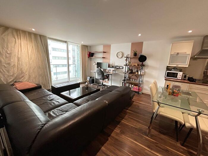 2 Bedroom Flat To Rent In Basin Approach, London, E16