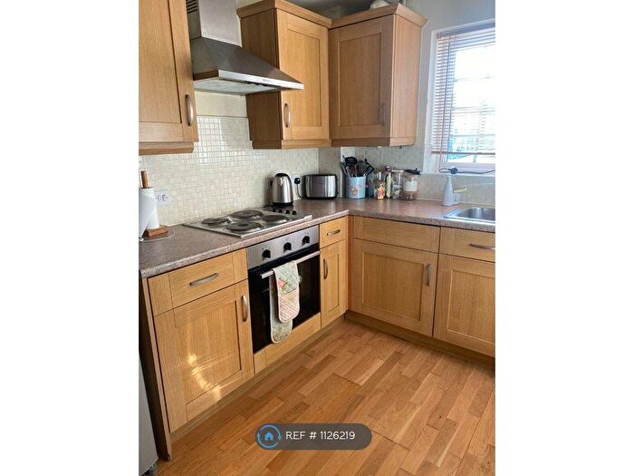 2 Bedroom Flat To Rent In Harlow Crescent, Milton Keynes, MK4