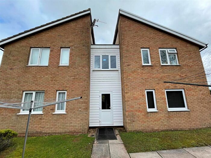 Flat To Rent In Pentre Close, Coed Eva, Cwmbran, NP44