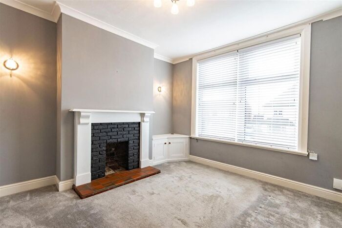 2 Bedroom Semi-Detached House For Sale In Brockwell Lane, Brockwell, Chesterfield, S40