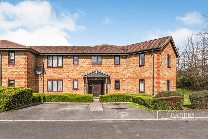 2 Bedroom Flat To Rent In Kern Close, Southampton, Hampshire, SO16