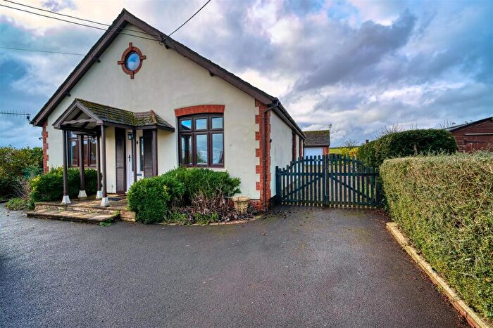 3 Bedroom Detached Bungalow For Sale In Thornhill Road, Stalbridge, Sturminster Newton, DT10