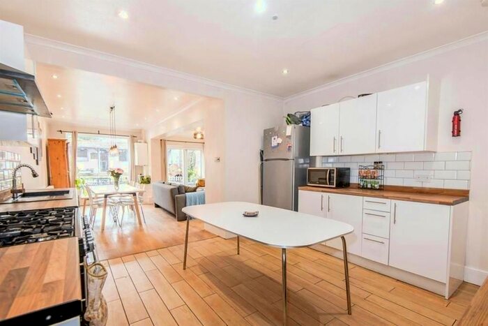 4 Bedroom Detached House For Sale In Paynes Road, Southampton, Hampshire, SO15