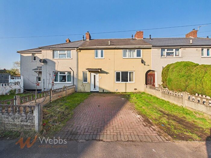 3 Bedroom Terraced House For Sale In First Avenue, Brownhills, Walsall, WS8