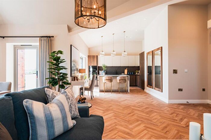 2 Bedroom Apartment For Sale In Apartment Vicarage Gardens, Vicarage Lane, Dore, Sheffield, S17