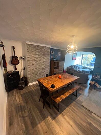 3 Bedroom Semi-Detached House To Rent In Kempton Road, Ipswich, IP1