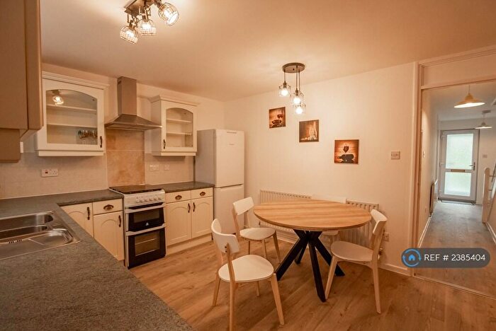 4 Bedroom Semi-Detached House To Rent In The Pitcroft, Chichester, PO19