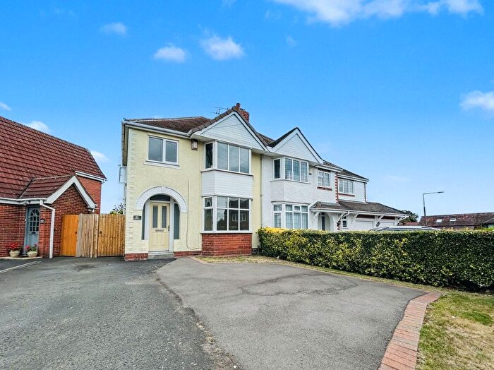 3 Bedroom Semi-detached House For Sale In Vicarage Road, Wollaston, DY8