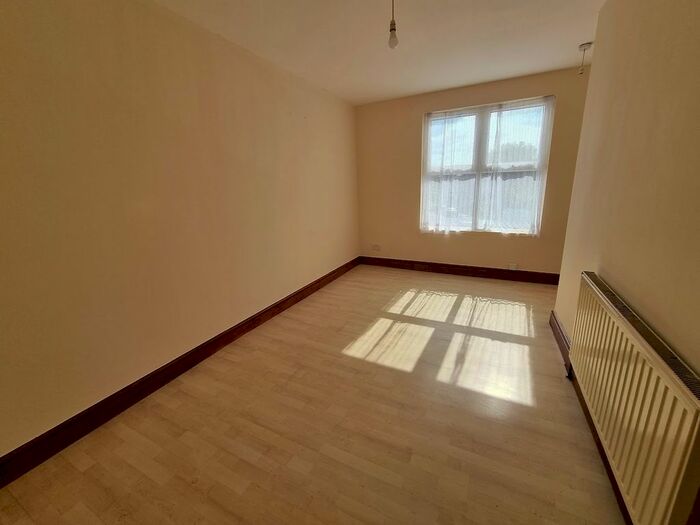 1 Bedroom Flat To Rent In Norbury Road, Thornton Heath, CR7